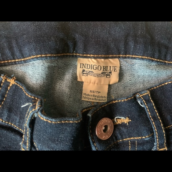 Indigo Blue Maternity Shorts - Picture 4 of 4